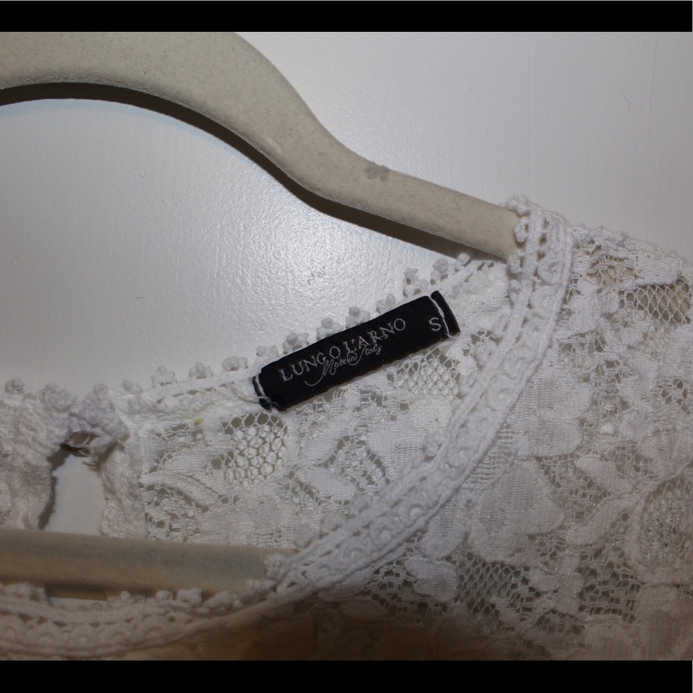 White blouse - Picture 3 of 3